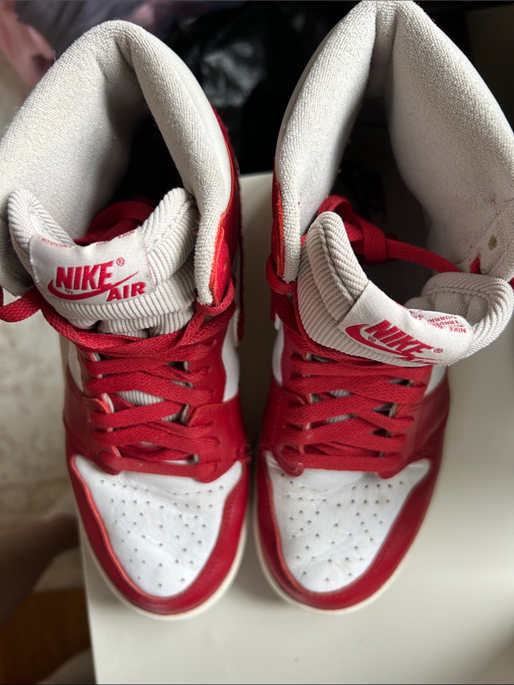 Air Jordan 1 Retro High OG - Red & White - Picture 3 of 6